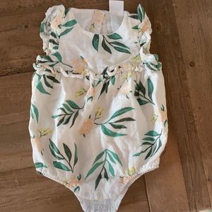 EUC Nordstrom’s baby muslin bubble